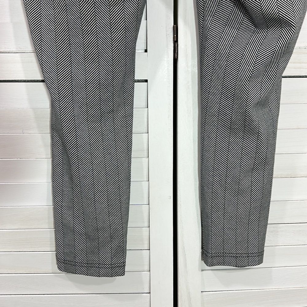 Torrid Studio Slim Fix Pixie Pants Size 0 Large  Ponte Herringbone Bone NWOT - Picture 10 of 13